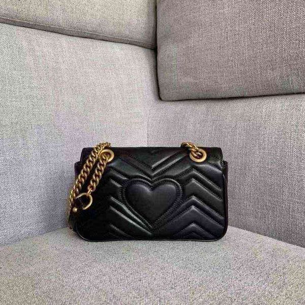 3a brand name women bags with wavy lines quilted cowhide love bags chain bags european and american fashion shoulder slung women diony, Red;black
3a brand name women bags with wavy lines quilted cowhide love bags chain bags european and american fashion shoulder slung women diony, Red;black