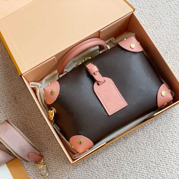 ladies side luggage afternoon bag soft clutch handbag shoulder bag men's floral print designer leather ladies suitcase cruise2022
ladies side luggage afternoon bag soft clutch handbag shoulder bag men's floral print designer leather ladies suitcase cruise2022
