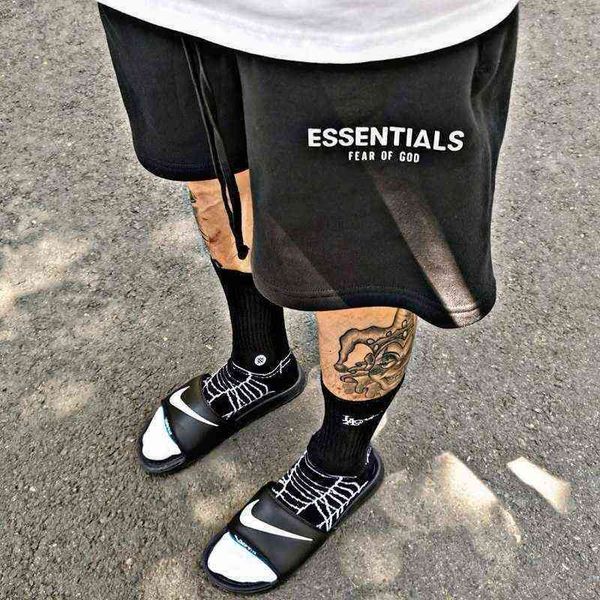 god multi thread essentials fashion brand high street sports 5-point casual pants and shorts men black and white simple solid color classic, White;black
god multi thread essentials fashion brand high street sports 5-point casual pants and shorts men black and white simple solid color classic, White;black