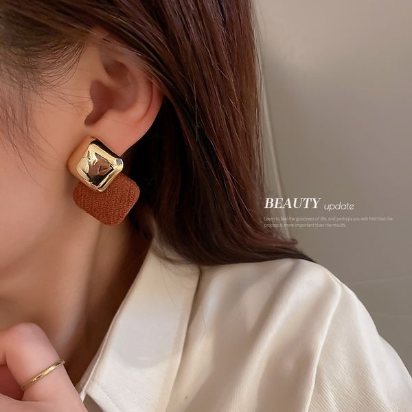 925 silver needle geometric square leopard print earrings niche retro affordable luxury stud earrings graceful personality high-grade earrin, Golden
925 silver needle geometric square leopard print earrings niche retro affordable luxury stud earrings graceful personality high-grade earrin, Golden