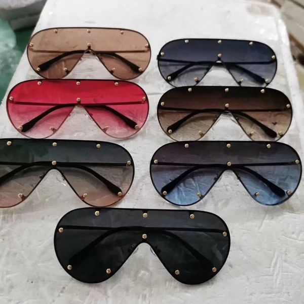 sunglasses for men and women uv400 fashion outdoor designer sunglasses uv protection sun gla, White;black
sunglasses for men and women uv400 fashion outdoor designer sunglasses uv protection sun gla, White;black