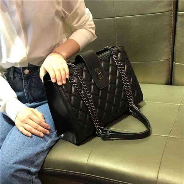 women's new portable shoulder msenger large capacity rhombic chain bag 2022 brand luxury fashion design ladies handbags
women's new portable shoulder msenger large capacity rhombic chain bag 2022 brand luxury fashion design ladies handbags