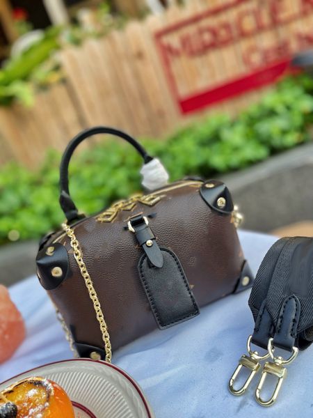 designers shoulder bag luxurious tote purse handbag message bags cluth brand classic genuine leather crossbody softtrunk original box old fl
designers shoulder bag luxurious tote purse handbag message bags cluth brand classic genuine leather crossbody softtrunk original box old fl