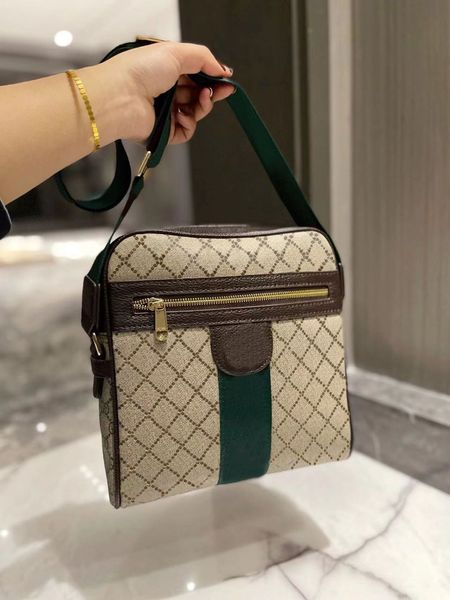 men shoulder bag designers crossbody business messenger bags for fashion casual red green shoulder straps
men shoulder bag designers crossbody business messenger bags for fashion casual red green shoulder straps