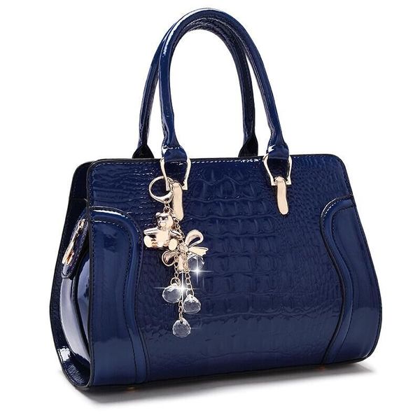 2022 new crocodile pattern patent leather women bag fashion all-match handbag casual one-shoulder crossboby bag one piece dropshipping
2022 new crocodile pattern patent leather women bag fashion all-match handbag casual one-shoulder crossboby bag one piece dropshipping