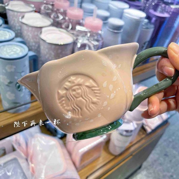 starbucks cup 2022 cherry blossom petal mug 355ml 
starbucks cup 2022 cherry blossom petal mug 355ml