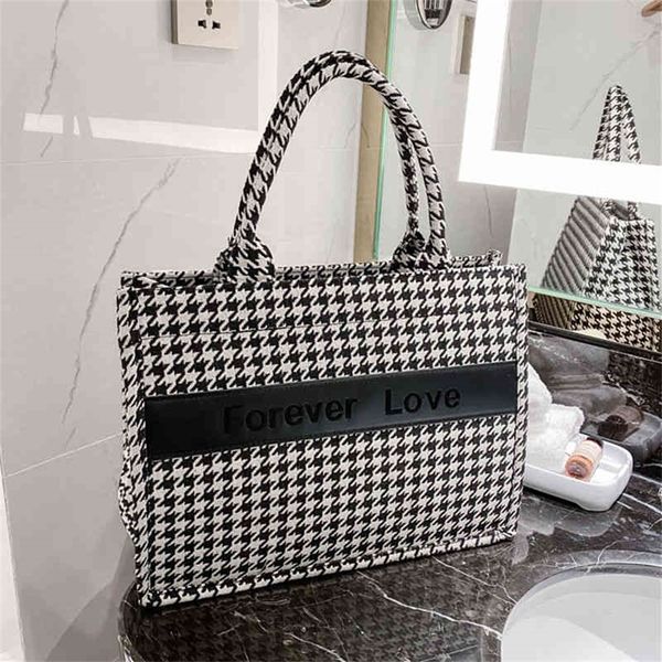 red embroidered shopping vintage hand fashion high-capacity travel one tote women's design purses online
red embroidered shopping vintage hand fashion high-capacity travel one tote women's design purses online