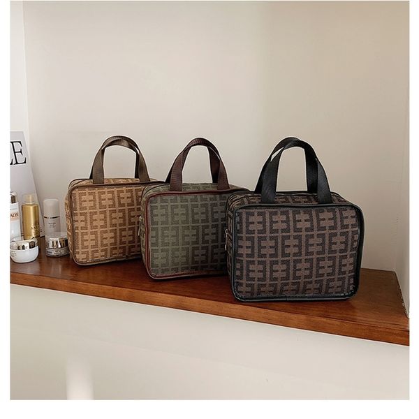 fog flower new version simple letter portable cosmetic bag, wash work commuter mommy women's bag bags_modelkg21
fog flower new version simple letter portable cosmetic bag, wash work commuter mommy women's bag bags_modelkg21