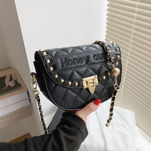 luxury fashion women crossbody bag diamond lattice semicircle saddle bags soft leather messenger bags for lady messenger bags de
luxury fashion women crossbody bag diamond lattice semicircle saddle bags soft leather messenger bags for lady messenger bags de