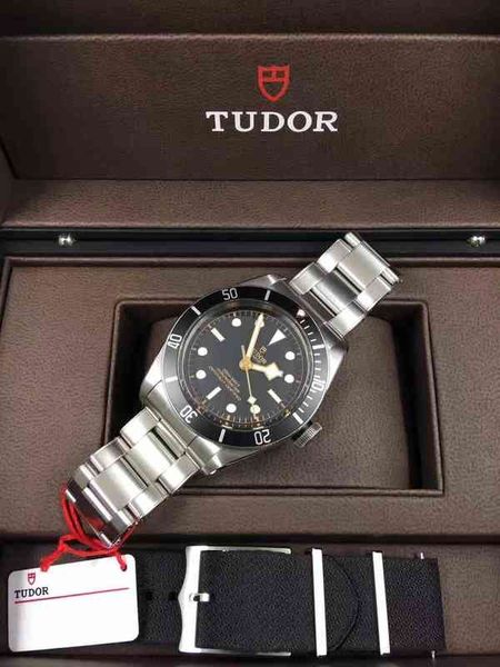 women's watch designer rudder qicheng biwan 41mm small black flower automatic mechanical men's 79230n stainless steel red and blue, Slivery;golden
women's watch designer rudder qicheng biwan 41mm small black flower automatic mechanical men's 79230n stainless steel red and blue, Slivery;golden