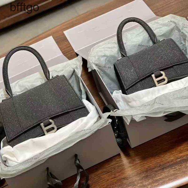 handbags balencigas luxuries 2022 leather version hourglass bag star sky french single shoulder diagonal handbag net red same real
handbags balencigas luxuries 2022 leather version hourglass bag star sky french single shoulder diagonal handbag net red same real