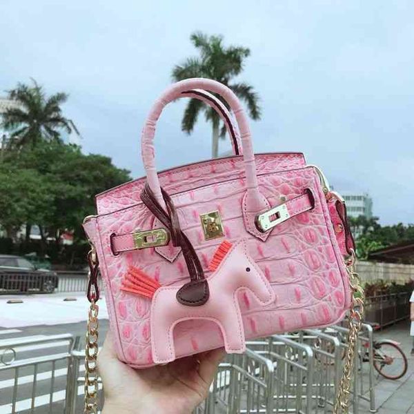 new crocodile bone leather platinum bag women' mini chain cowhide one houlder meenger bag lock tide
new crocodile bone leather platinum bag women' mini chain cowhide one houlder meenger bag lock tide