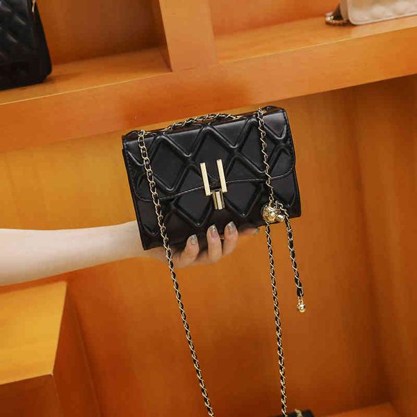 ladies fashion luxury brand tide bag wholesale female new messenger shoulder basic commuting chain
ladies fashion luxury brand tide bag wholesale female new messenger shoulder basic commuting chain