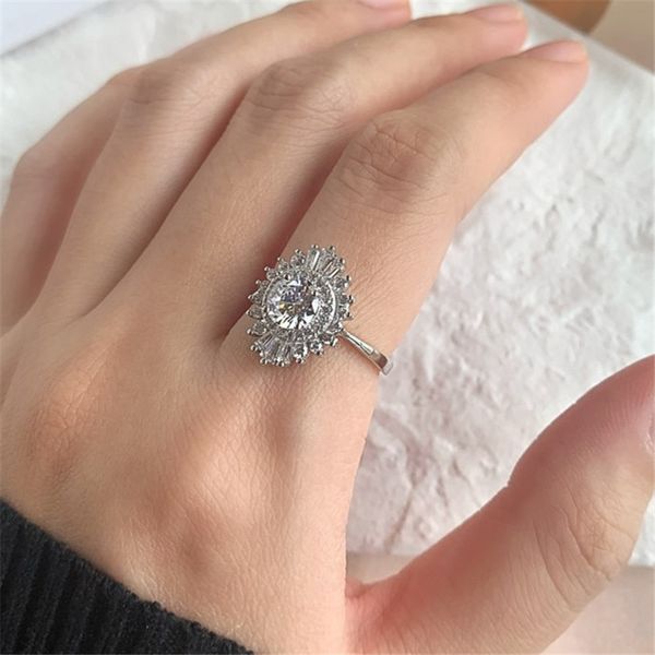 real s925 sterling designer ring for woman white 5a cubic zirconia wedding rings with box size 5-10 fashion luxury engagement bride diamond, Slivery;golden
real s925 sterling designer ring for woman white 5a cubic zirconia wedding rings with box size 5-10 fashion luxury engagement bride diamond, Slivery;golden