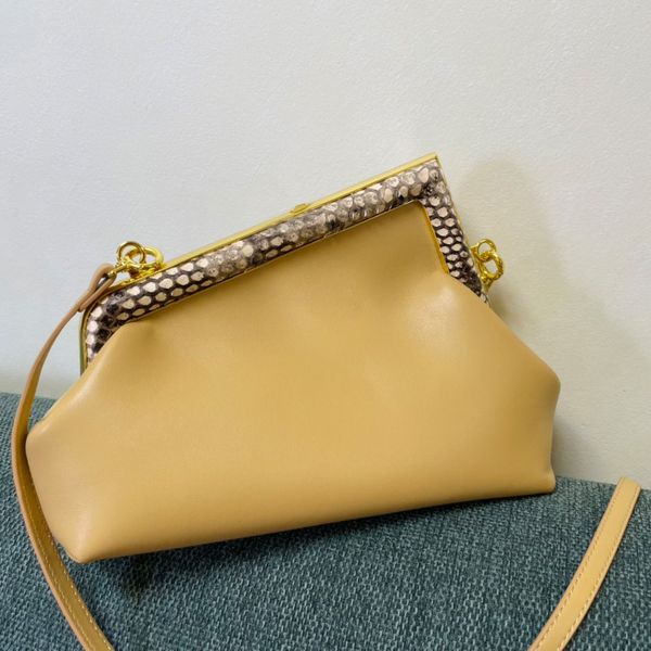 serpentine letter bag women shoulder bags handbag totes solid color hardware chain cloud bag cross body purse handbags evening purses
serpentine letter bag women shoulder bags handbag totes solid color hardware chain cloud bag cross body purse handbags evening purses