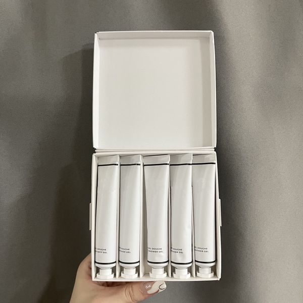 perfume shower gel 20ml set body lotion the soaps 75g charming limited box lady perfume fragrant for female and male long-lasting aroma
perfume shower gel 20ml set body lotion the soaps 75g charming limited box lady perfume fragrant for female and male long-lasting aroma