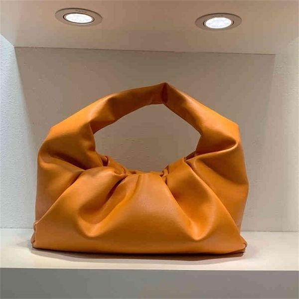 bottegas designer venetas genuine handbags leather horn cloud wrinkle dumpling underarm portable shoulder bag retro trend 7jjc
bottegas designer venetas genuine handbags leather horn cloud wrinkle dumpling underarm portable shoulder bag retro trend 7jjc