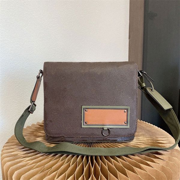 new flap district mens shoulder bags genuine leather designers messenger bag famous trip postman classic handbags briefcase louiseity viuton
new flap district mens shoulder bags genuine leather designers messenger bag famous trip postman classic handbags briefcase louiseity viuton