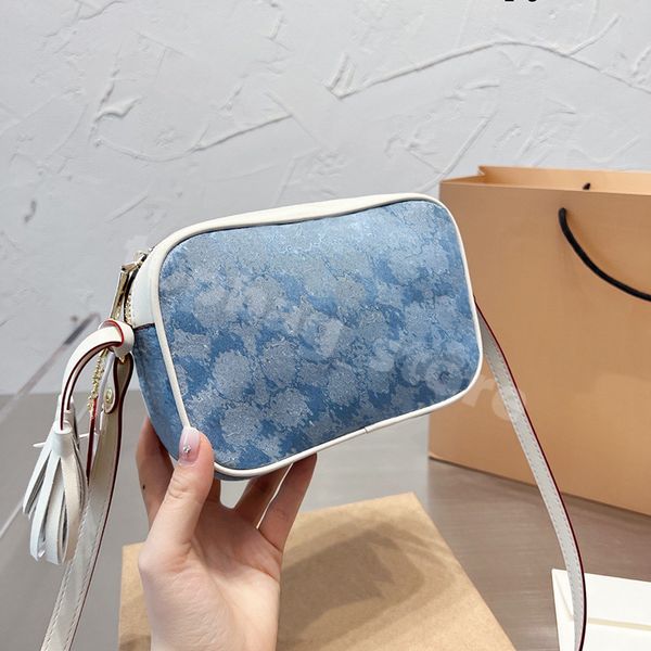 new bucket bag ladies messenger handbag latest bag camera baglight and fragrant bleu color matching fashion versatile
new bucket bag ladies messenger handbag latest bag camera baglight and fragrant bleu color matching fashion versatile