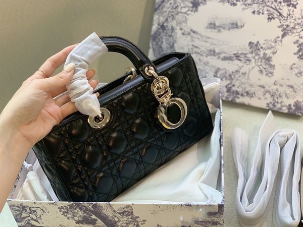 designer early spring the newbags women shoulder bag female totes handbag purses lady fashion handbags d02
designer early spring the newbags women shoulder bag female totes handbag purses lady fashion handbags d02