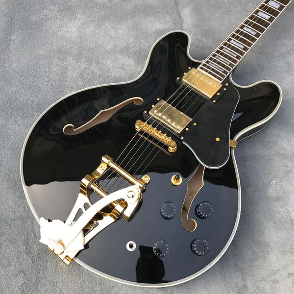delivery electric guitar black jazz guitar gold hardware
delivery electric guitar black jazz guitar gold hardware