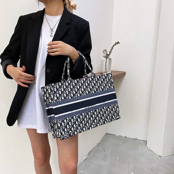 luxury goods shopping bag leopard double stitching cortex super patchwork large capacity bags fashionable french women states
luxury goods shopping bag leopard double stitching cortex super patchwork large capacity bags fashionable french women states