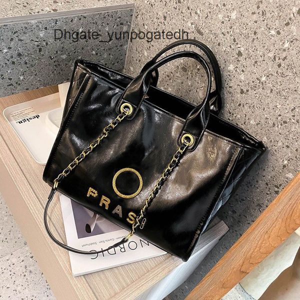 women's classic luxury handbags beach bags brand ch metal badge tote bag designer small mini evening handbag female capacity large leat, Black;red
women's classic luxury handbags beach bags brand ch metal badge tote bag designer small mini evening handbag female capacity large leat, Black;red