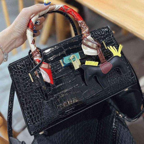 em'mes shoulder bags woman's luxury handbags fashion bag designer bags new style big capacity c43j
em'mes shoulder bags woman's luxury handbags fashion bag designer bags new style big capacity c43j