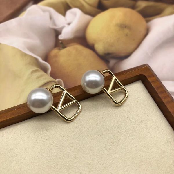factory retail wholesale charm fashion gold stud earrings design luxury brand jewelry designer letter v women 18k gold simple square pearl e, Golden
factory retail wholesale charm fashion gold stud earrings design luxury brand jewelry designer letter v women 18k gold simple square pearl e, Golden