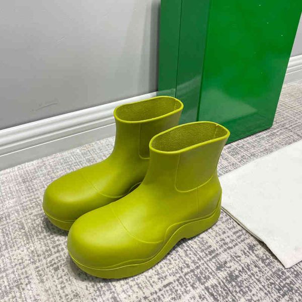 boots autumn and winter net red same rain shoes women's fashion wear short water boots avocado, Black
boots autumn and winter net red same rain shoes women's fashion wear short water boots avocado, Black