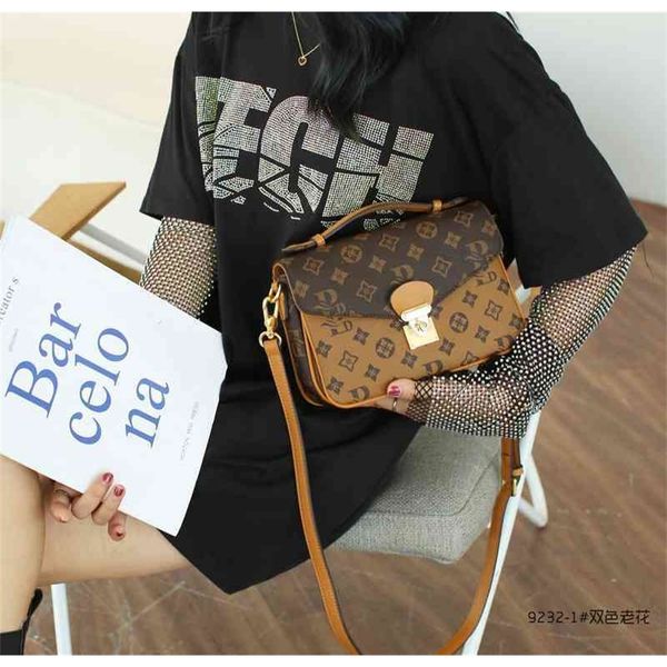 50% off online sale store postman female fashion red one shoulder messenger bag autumn and winter high-grade printing hand-held small square
50% off online sale store postman female fashion red one shoulder messenger bag autumn and winter high-grade printing hand-held small square