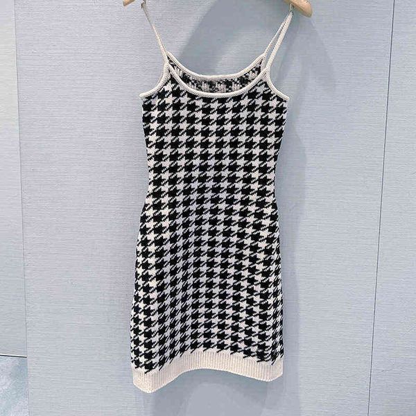 bird check dress slim fitting hip wrap suspender skirt celebrity temperament bottom new style in autumn, Black
bird check dress slim fitting hip wrap suspender skirt celebrity temperament bottom new style in autumn, Black