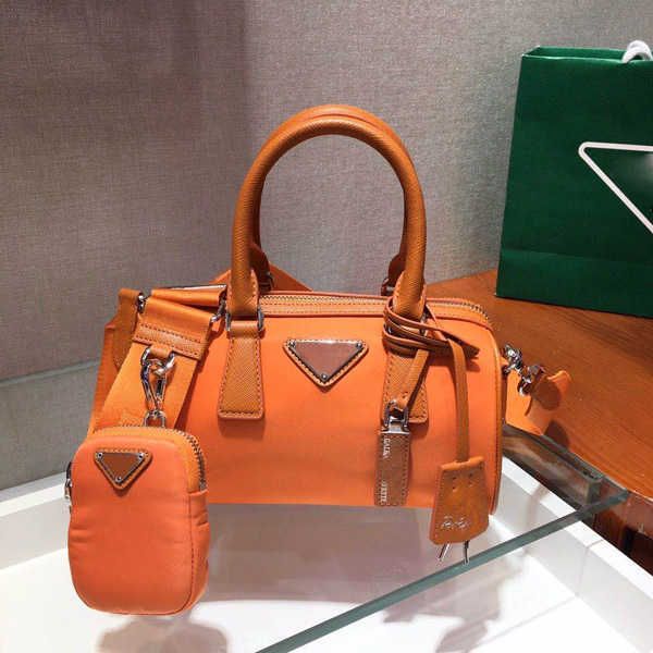 2021 luxurys designers women's one-shoulder bag high-end custom quality diagonal cross bags fashion trend leisure style gold metal
2021 luxurys designers women's one-shoulder bag high-end custom quality diagonal cross bags fashion trend leisure style gold metal