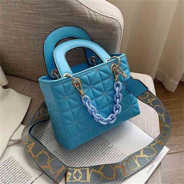 2022 new women's fashion style bag versatile high-grade texture one shoulder small square bag
2022 new women's fashion style bag versatile high-grade texture one shoulder small square bag