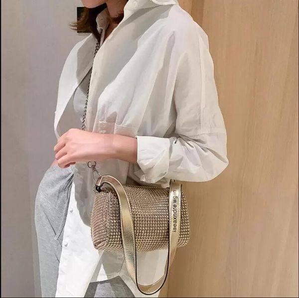 shoulder bags bling crystal clutch evening bag women 2021 luxury designer korean colors rhinestone bucket wedding party b7766, Red;black
shoulder bags bling crystal clutch evening bag women 2021 luxury designer korean colors rhinestone bucket wedding party b7766, Red;black