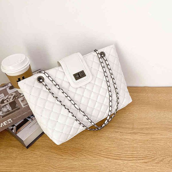 %100 tide brand fashion ladies handbag shoulder bag factory outlet women's and winter new leisure rhombic embroidery
%100 tide brand fashion ladies handbag shoulder bag factory outlet women's and winter new leisure rhombic embroidery