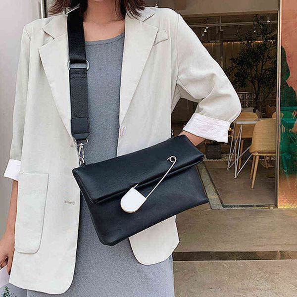 pu leather crossbody bags for women fashion flap handbag simple wide strap shoulder bag luxury female party clutch bag purse new g220506
pu leather crossbody bags for women fashion flap handbag simple wide strap shoulder bag luxury female party clutch bag purse new g220506