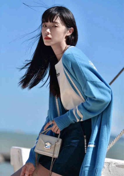 women's sweaters jr autumn and winter sweet lady style v-neck single breasted unicorn embroidered cardigan coat, White;black
women's sweaters jr autumn and winter sweet lady style v-neck single breasted unicorn embroidered cardigan coat, White;black