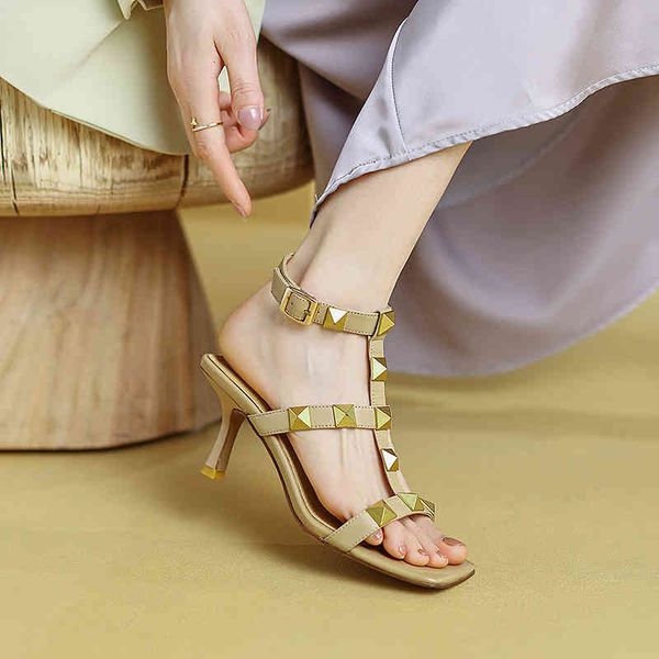 sandals rivet thick heel sandals women's summer style square head open toe one-line buckle sheepskin middle sardines 0u80, Black
sandals rivet thick heel sandals women's summer style square head open toe one-line buckle sheepskin middle sardines 0u80, Black