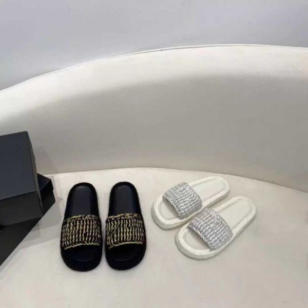 2022 designer men's ladies sandals classic pearl slippers leather slippers flats 124, Black
2022 designer men's ladies sandals classic pearl slippers leather slippers flats 124, Black