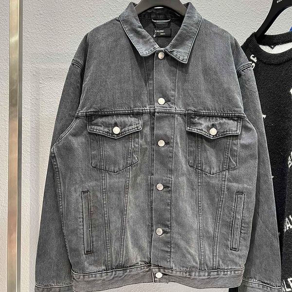 2022 new motorcycle letter printing denim jacket high fashion famous bomber jacket mens clothing can glow at night, Black;brown
2022 new motorcycle letter printing denim jacket high fashion famous bomber jacket mens clothing can glow at night, Black;brown