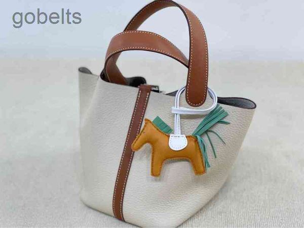 2023 designer bags picotins lock matching vegetable women's color contrast bucket handle bag milkshake cabbage basketbirkins kellies h3
2023 designer bags picotins lock matching vegetable women's color contrast bucket handle bag milkshake cabbage basketbirkins kellies h3