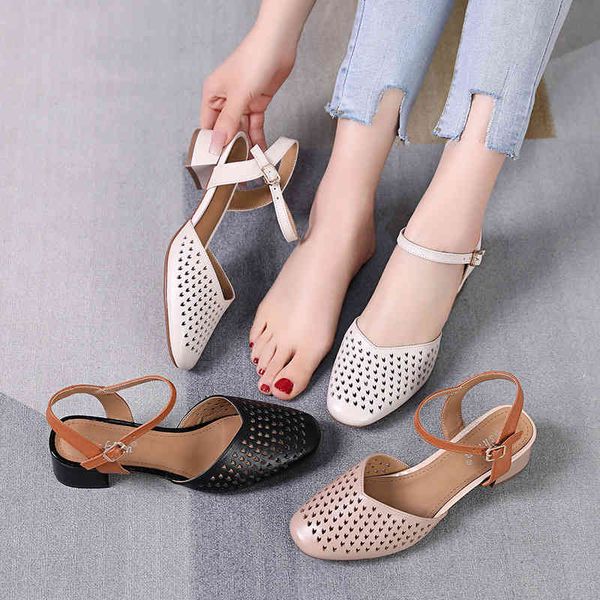 sandals leather pointed sandals women's leather middle heel hollow out shoes summer large baotou one-line buckle single stix, Black
sandals leather pointed sandals women's leather middle heel hollow out shoes summer large baotou one-line buckle single stix, Black