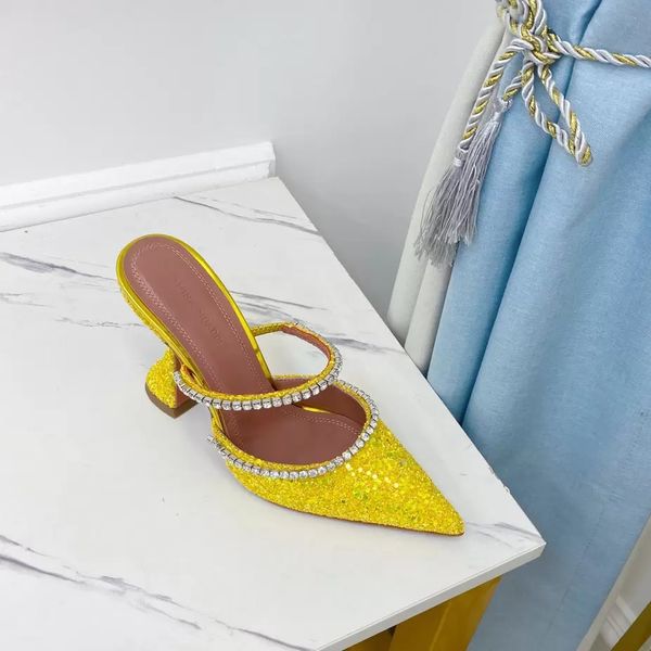 amina muaddi gilda crystals-embellished glitter mules slippers slip on pointed toes heels pedestal high-heeled luxury designers slipper for, Black
amina muaddi gilda crystals-embellished glitter mules slippers slip on pointed toes heels pedestal high-heeled luxury designers slipper for, Black