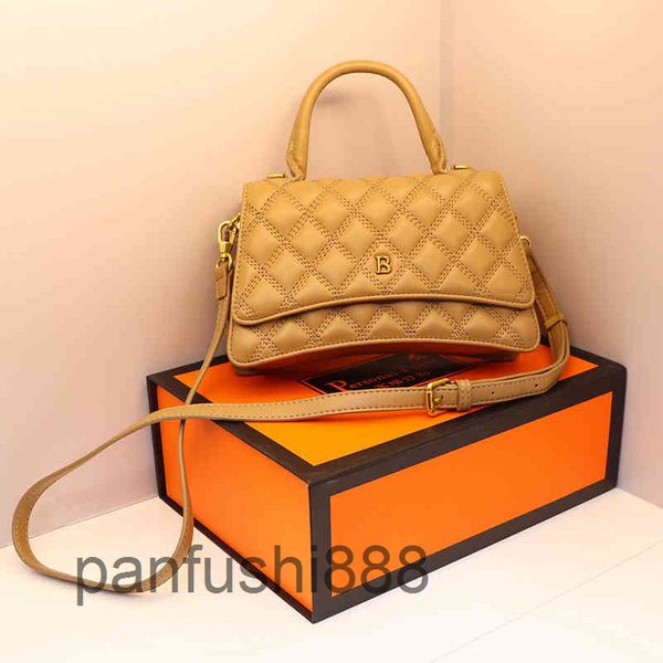 designer women leather handbags and 2022 autumn winter temperament women's bags trendy lingge hourglass b-shaped hand single shoulder o
designer women leather handbags and 2022 autumn winter temperament women's bags trendy lingge hourglass b-shaped hand single shoulder o