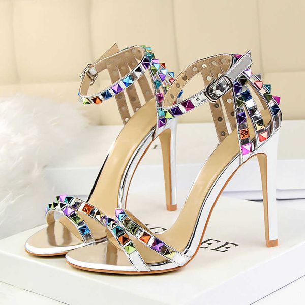 2022 women slippers high heels rivets studded sandals lady sandles slippers candy open toes fashion female slides summer ladies ankle stra, Black
2022 women slippers high heels rivets studded sandals lady sandles slippers candy open toes fashion female slides summer ladies ankle stra, Black