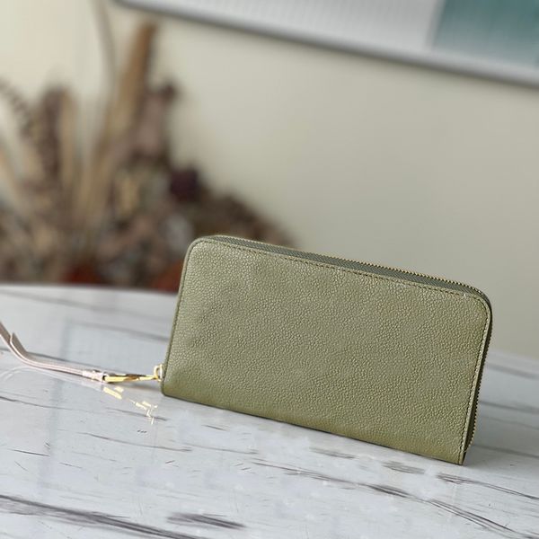 wallets designer women card holders purses bags long zippy around wallet designers classic purse woman leather france paris luxury with box, Red;black
wallets designer women card holders purses bags long zippy around wallet designers classic purse woman leather france paris luxury with box, Red;black