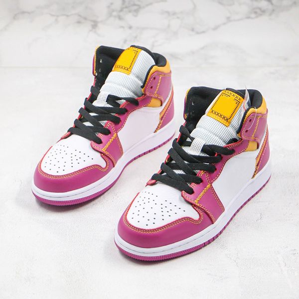 shoes jumpman 1 mid basketball familia classical 1s designer fashion sport running shoe box.
shoes jumpman 1 mid basketball familia classical 1s designer fashion sport running shoe box.