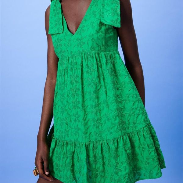 summer women's sweet v-neck halter bow flower embroidery short jumpsuit 220514, Black;gray 
summer women's sweet v-neck halter bow flower embroidery short jumpsuit 220514, Black;gray