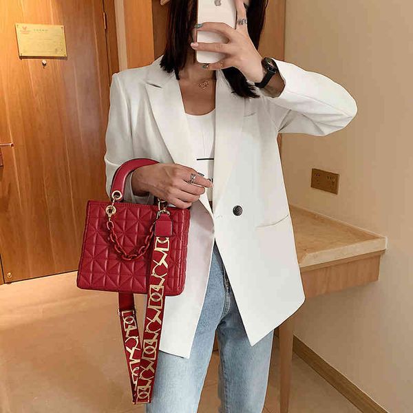 women's fashion personality trend brand bag wholesale new 2021 net red same foreign style portable small square texture msenger
women's fashion personality trend brand bag wholesale new 2021 net red same foreign style portable small square texture msenger